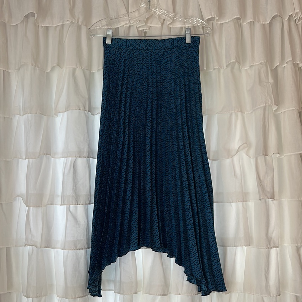 Pleated Banana Republic midi skirt size 0